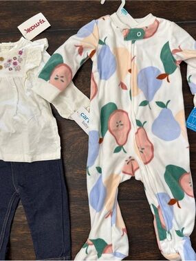 Carter's Pajama Sleeper & top and pant set